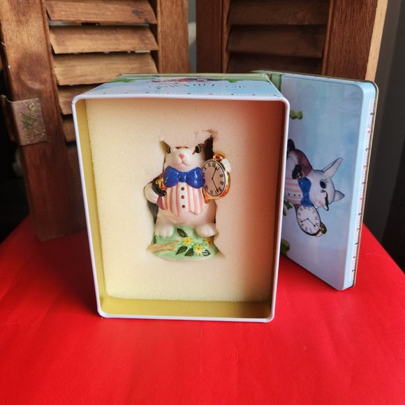 White Rabbit Figurine In Tin Alice In Wonderland Designed By Paul Cardew - Picture 9 of 10